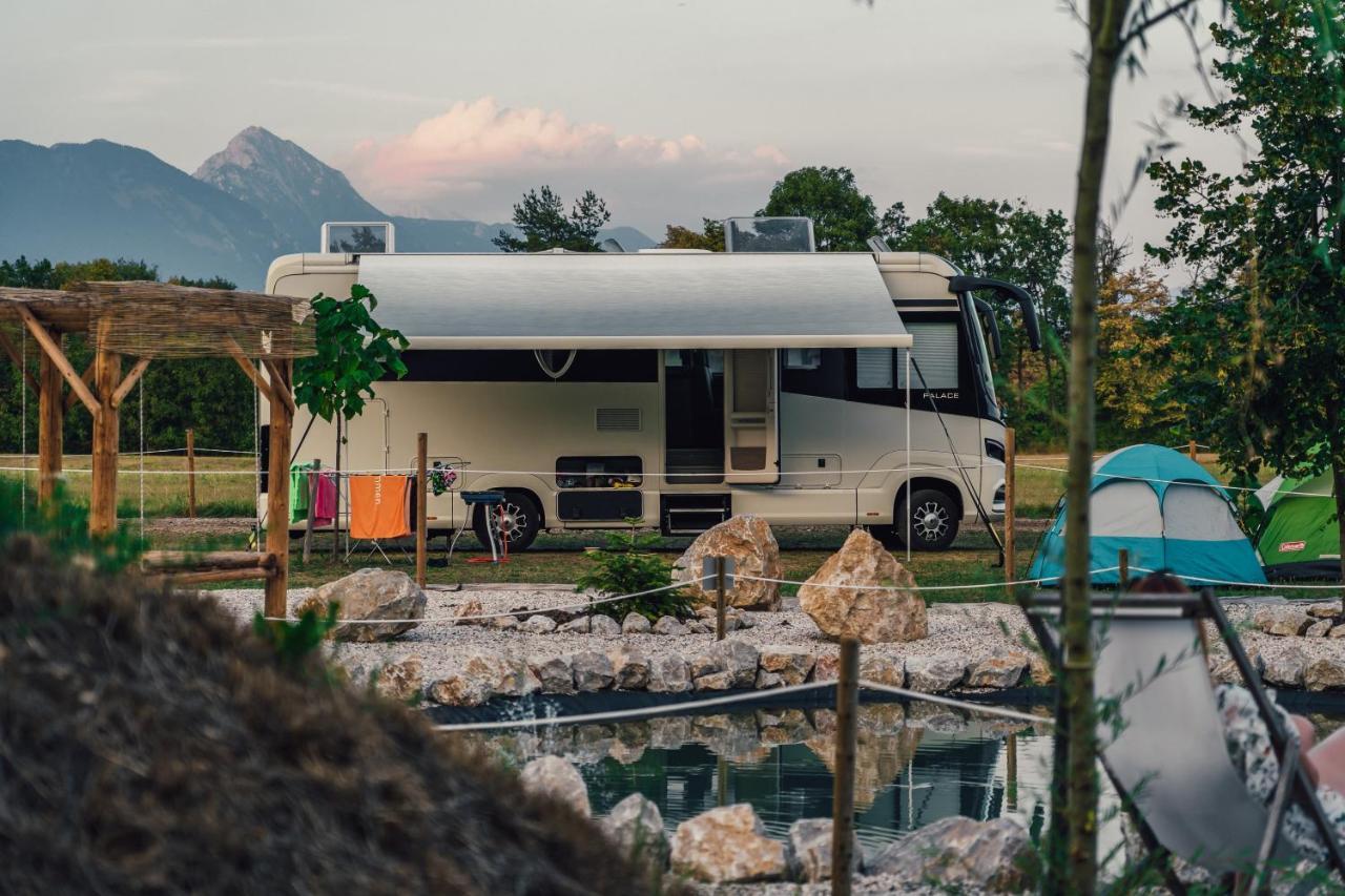Camp Garden Park-Pitches And Tents Radovljica Zewnętrze zdjęcie